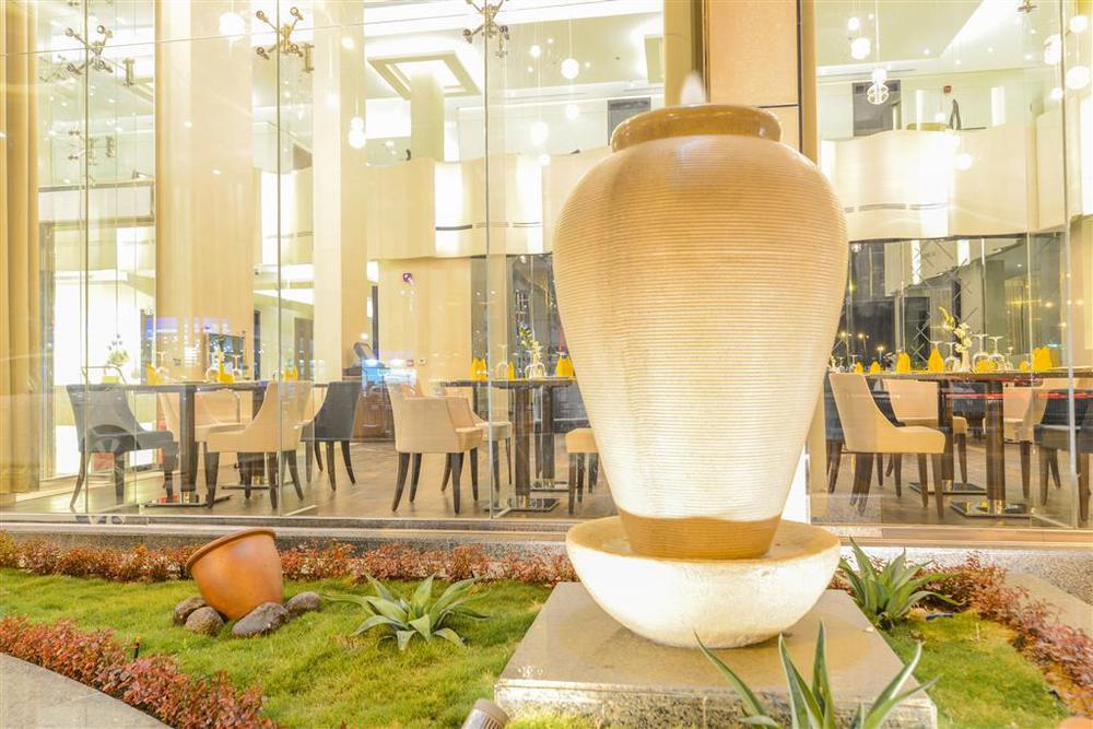 Golden Tulip Corniche Hotel 4*