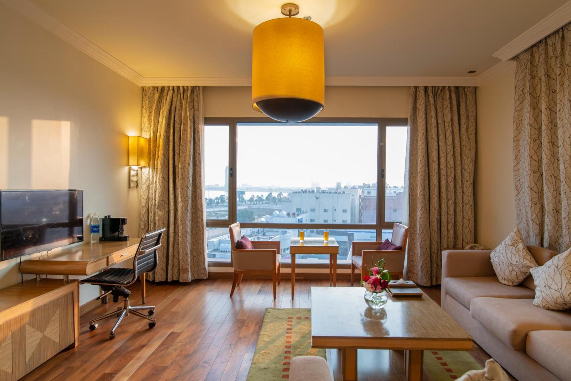 Golden Tulip Corniche 4* Dammam