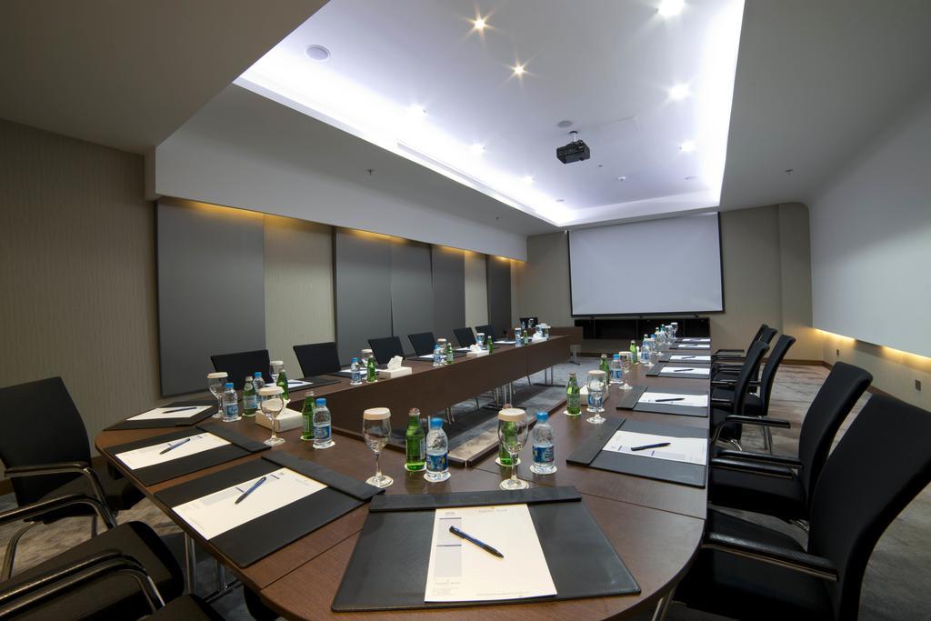 Golden Tulip Corniche 4*